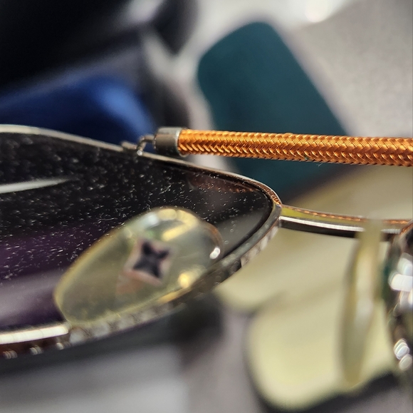 Louis Vuitton Aviator Sunglasses - Picture 5 of 7